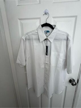Men's Short-Sleeve White Dress Shirt
